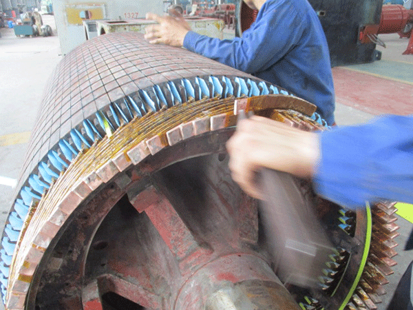 西安西瑪高壓電機(jī)轉(zhuǎn)子銅條繞組嵌線方法。