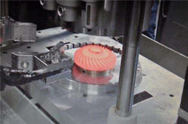 齒輪熱處理提高提高西安西瑪直流電機(jī)的使用效率。