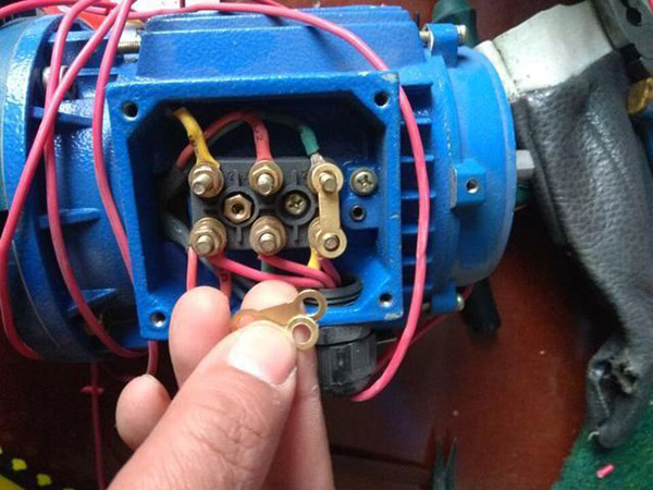 三相異步電動機(jī)的過載運(yùn)行要及時進(jìn)行檢查 三相異步電動機(jī)的過載運(yùn)行要及時進(jìn)行檢查